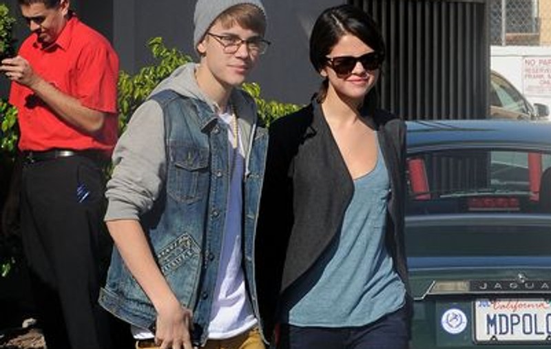 Selena Gomez se consideră norocoasă că l-a întâlnit pe Justin Bieber