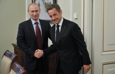 Vladimir Putin și Nicolas Sarkozy | Foto: Profimedia