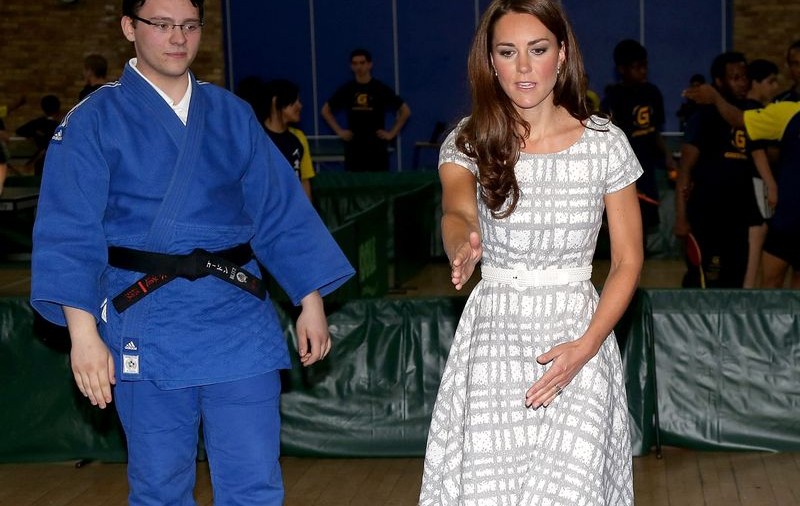 Prințesă, plină de BĂTĂTURI. Kate Middleton s-a făcut de râs în public, după ce s-a descălțat | FOTO