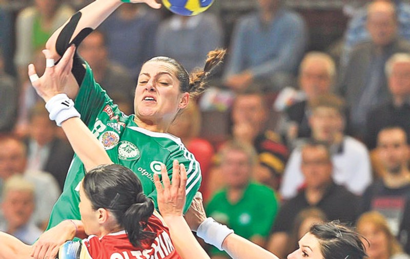 Oltchim poate face astăzi un pas mare spre finala Ligii Campionilor la handbal feminin | La luptă, fetelor!