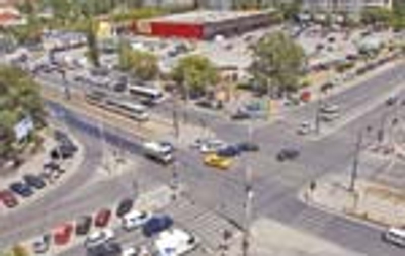 Hai la targ de masini in intersectii