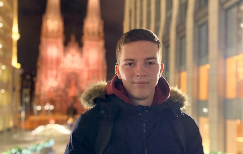 Interviu | Tânăr activist din Kiev: „Majoritatea oamenilor nu pleacă. Nu știm unde să mergem și vom rămâne să ne protejăm țara”