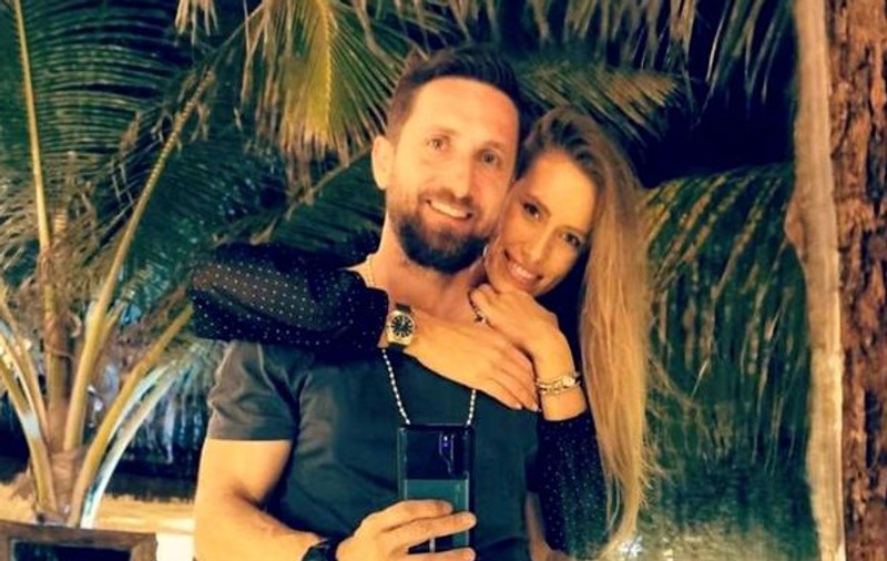 Cine este Gabriela Prisăcariu, logodnica lui Dani Oțil. Prezentatorul tv a cerut-o în căsătorie