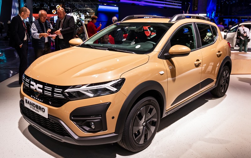 Dacia Spring vs Sandero: analiză reală care costă mai puțin într-un an. Diferențe reale dintre benzină și electric în 2026