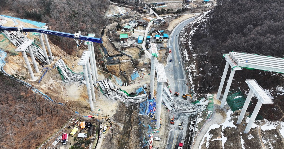 Un pod în construcție s-a prăbușit în Coreeaa de Sud. FOTO: Profimedia