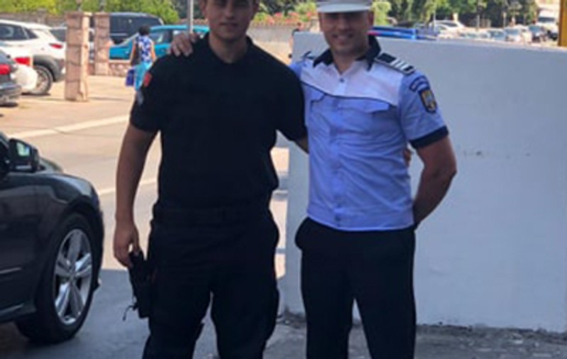 Agentul Mălăncuș, „polițistul erou de la Vaslui”, transferat în misiune în Muntenegru. A salvat viața unui copil și se judecă cu un suspect de furt, care îl acuză de tortură
