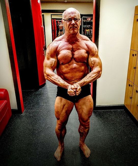 Michel este pasionat de bodybuilding