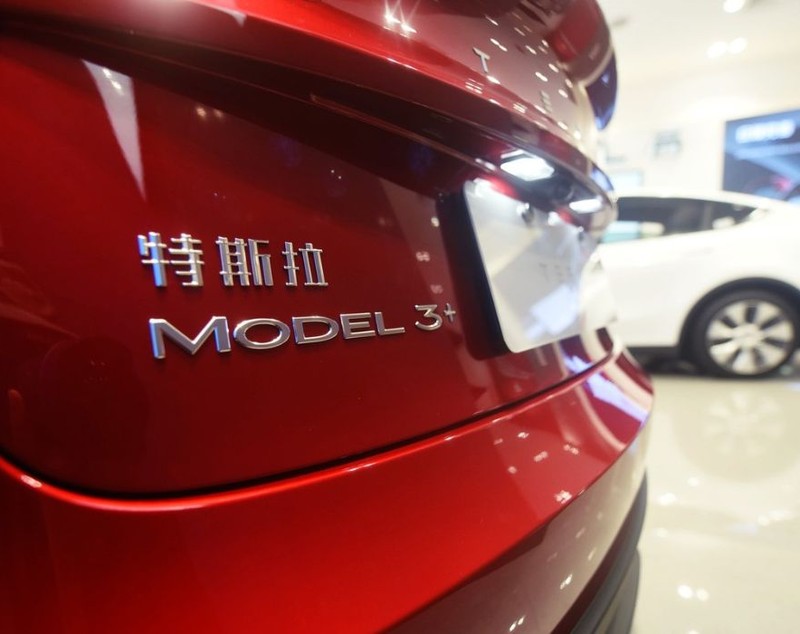 Cum arată cea mai ieftină mașină Tesla, cu un singur motor electric: accelerează până la 100 km/h în doar 6,2 secunde și are autonomie de 534 de kilometri