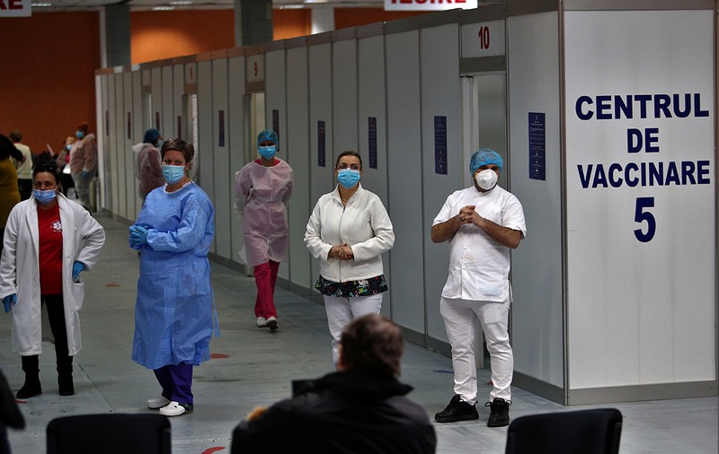 Întrebările ştiinţifice ale următoarelor luni: Cât va dura protecţia oferită de vaccinul anti-COVID-19? Mai poţi să fii contagios dacă ai fost vaccinat?