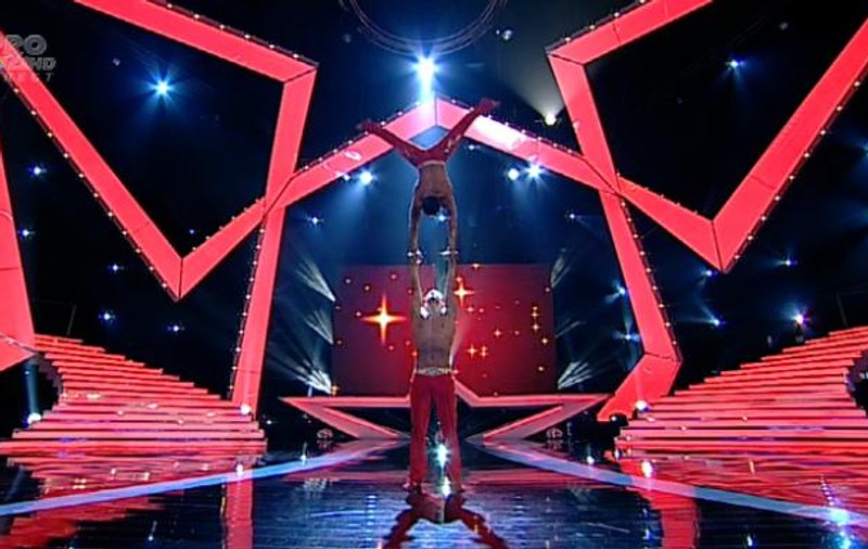Iată ACROBAŢII care i-a lăsat pe juraţi cu GURA CĂSCATĂ la "Românii au talent": "Veţi ajunge la Cirque du Soleil" FOTO