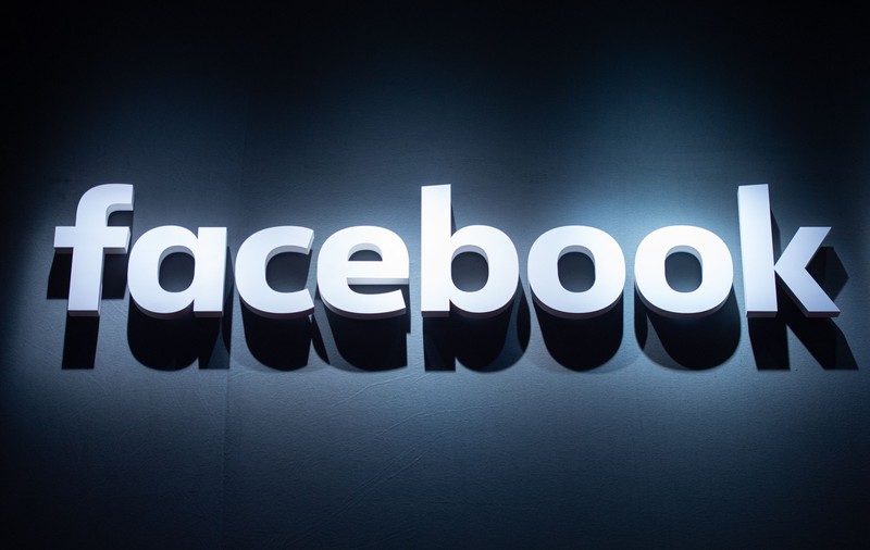 Ochelarii inteligenți dezvoltați de Facebook ar putea fi dotați cu recunoaștere facială