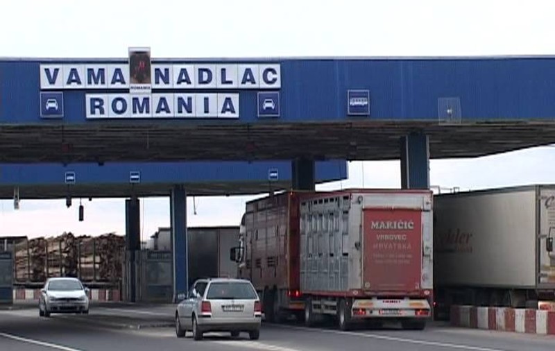 Povestea ciudată a unui român venit din Italia. Cum l-au găsit poliţiştii în vama din Nădlac