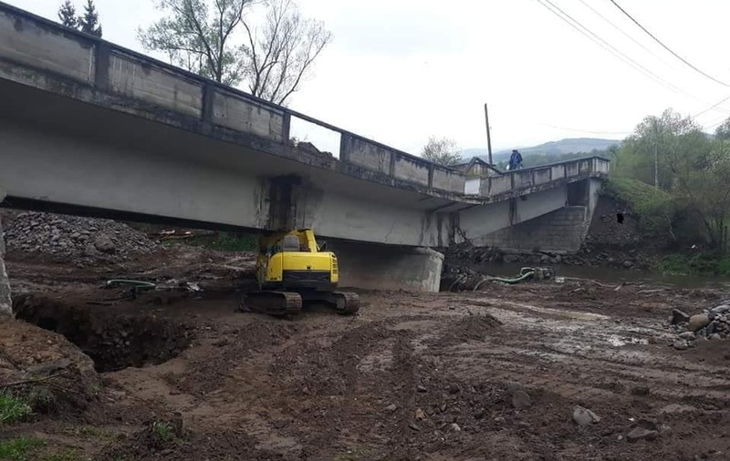 Podul peste Crișul Repede, prăbușit, luni, în județul Cluj, face parte dintr-un proiect european de reabilitare a Drumului Apusenilor de 160.000.000 de lei. Ce spune prefectul de Cluj