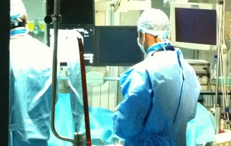 Premieră medicală europeană! Prima operaţie de epiduroscopie