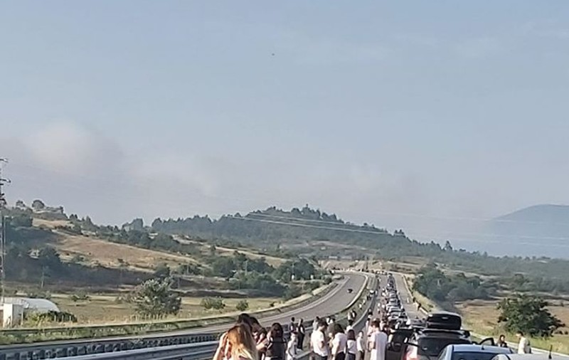 VIDEO | Sunt din nou cozi kilometrice la punctul de frontieră Kulata. Timpul de așteptare este și de 5 ore! Reacția Ministerului de Externe