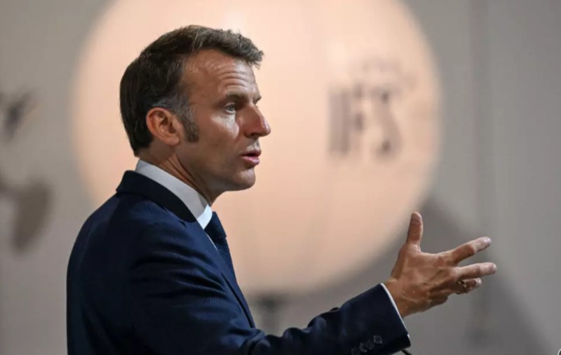 Emmanuel Macron îi cere lui Donald Trump să renunțe la războiul comercial cu aliații dacă vrea 5% din PIB pentru apărare