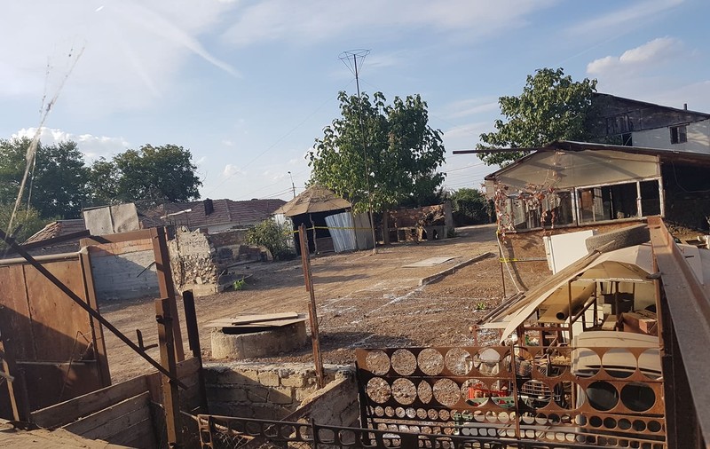 EXCLUSIV | Ca după război! Cum arată curtea lui Gheorghe Dincă după săptămâni întregi de cercetare criminalistică