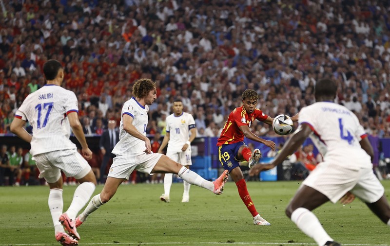 Spaniolul Yamal, cel mai tânăr jucător care marchează la un Campionat European