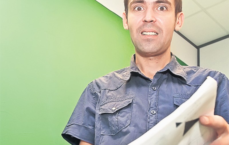 Foto & Video | Un candidat la Bac a făcut praf lucrarea la matematică după ce-a umplut patru pagini cu imnul Rapidului şi alte cântece «vişinii», între care şi cel al rapperului Leasă