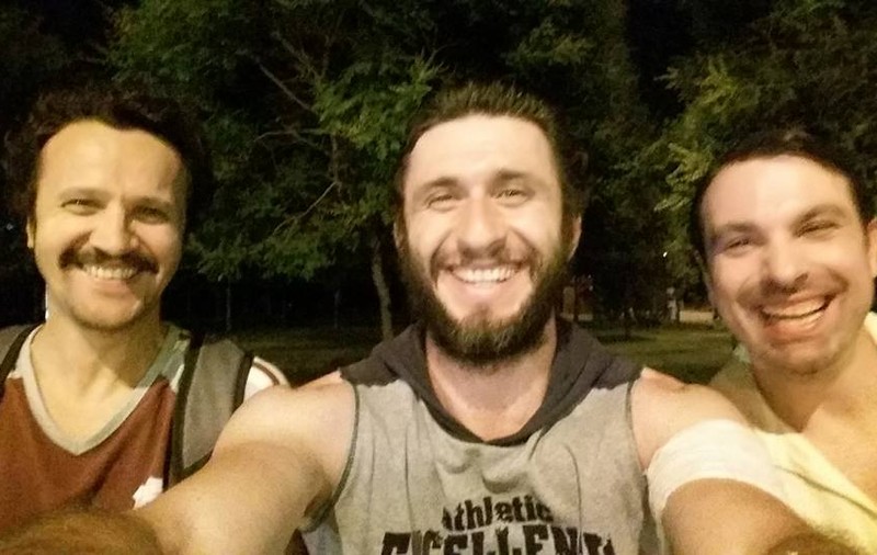 VIDEO EXCLUSIV/ Dragoș Bucur s-a făcut actor ca să impresioneze o colegă de liceu. “Cu fata n-am mai vorbit, în schimb, am ajuns în teatru"