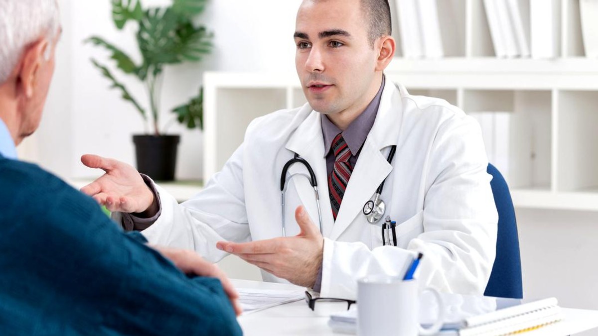 Majorări salariale de 20% pentru medici și profesori, începând cu 1 martie