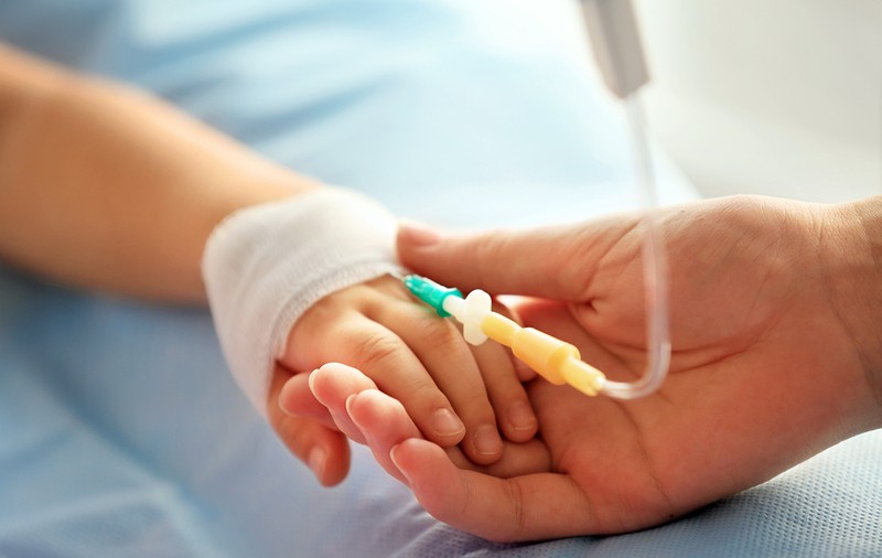 Numărul copiilor internați cu COVID a crescut de 4 ori în 15 zile, la Iași. 60% au sub 3 ani