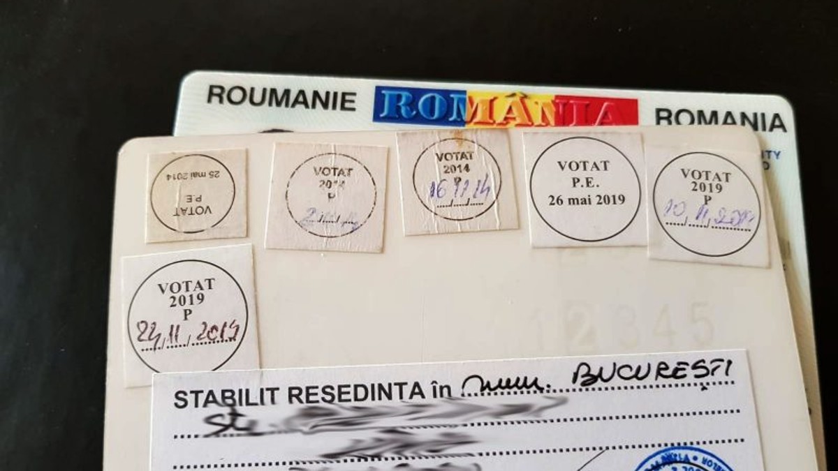 Acte necesare pentru viză de flotant - Imagine cu o viză de flotatn aplicată pe o carte de identitate