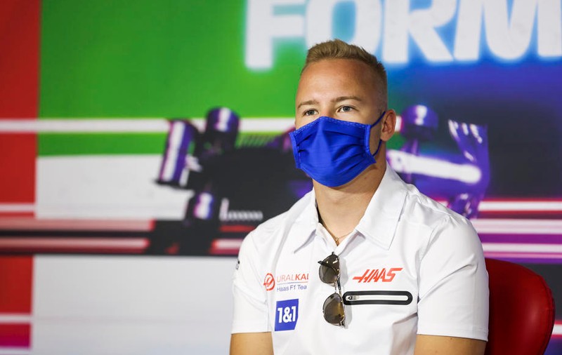 Pilotul Nikita Mazepin trebuie să semneze un document prin care i se interzice să susţină invadarea Ucrainei, ca să rămână în F1