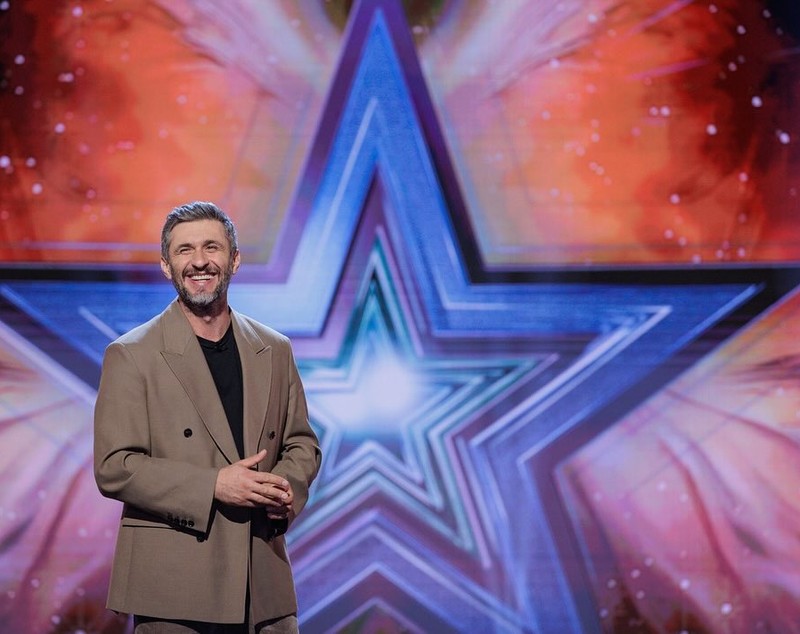 Încep edițiile live „Românii au talent”. Cum vede Dragoș Bucur trecerea de la înregistrări la direct: „Venim cu partea noastră” | EXCLUSIV
