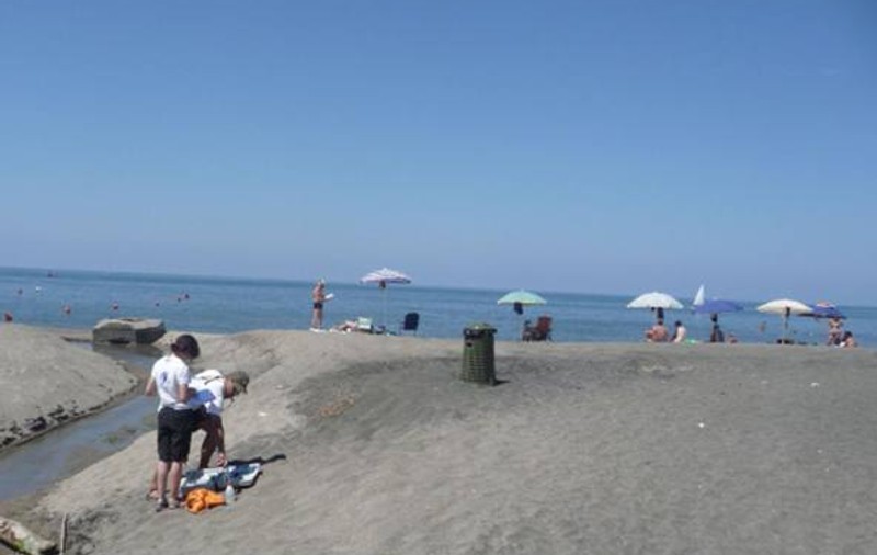 Un muncitor român din Italia a murit înecat în Marea Tireniană. Colegii spun că era băut