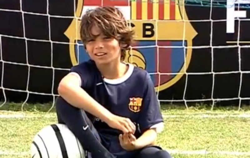 INCREDIBIL! Puştiul fără tălpi care uimeşte o lume întreagă! Uite cum joacă fotbal la Barcelona | VIDEO