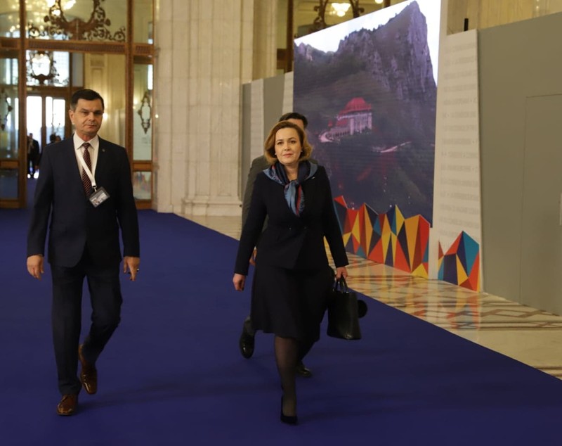 GALERIE FOTO/ Sindicaliștii din poliție și penitenciare protestează în stradă chiar în toiul reuniunii miniștrilor europeni de la București. Care sunt revendicările