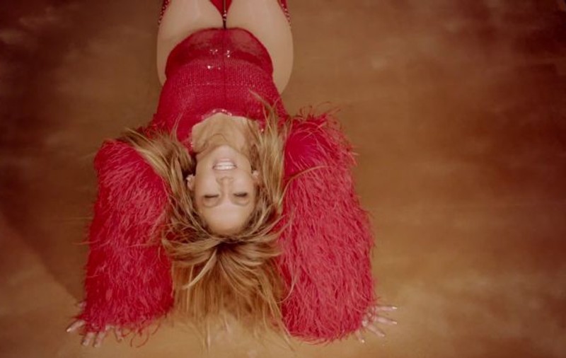 Are o mână de PĂR, fără EXTENSII! Cum arată Jennifer Lopez, fără MEŞELE care îi făceau O CLAIE în cap! FOTO