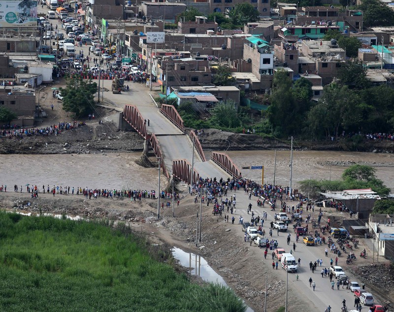 Inundații în Peru. 75 de morți și 70.000 de sinistrați din cauza ploilor diluviene
