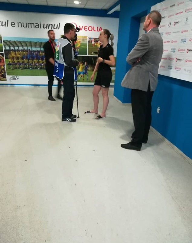 Cea mai sexy arbitră de fotbal din România e considerată mureșeanca Patricia Șamșudean. ”Am vaci și căruță, mărită-te cu mine!”