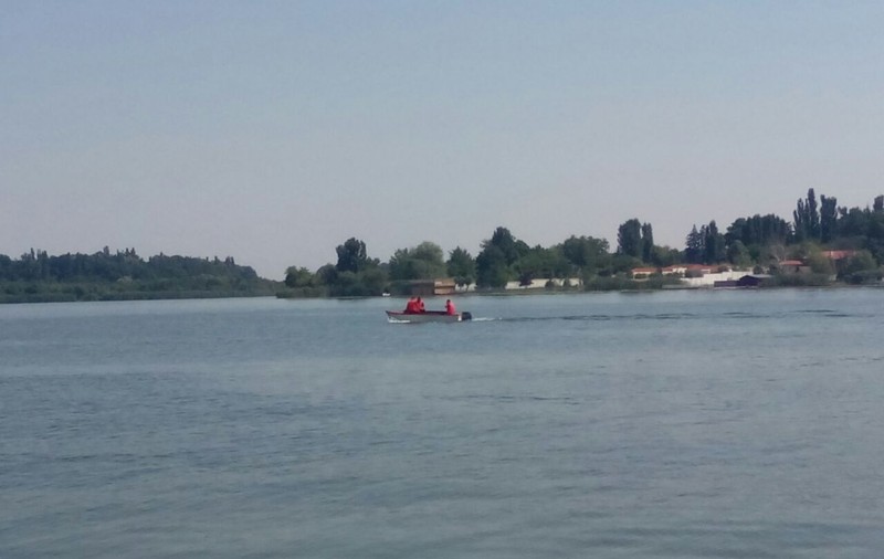 Accident cumplit pe lacul Snagov: cinci persoane au ajuns la spital, iar o alta a dispărut
