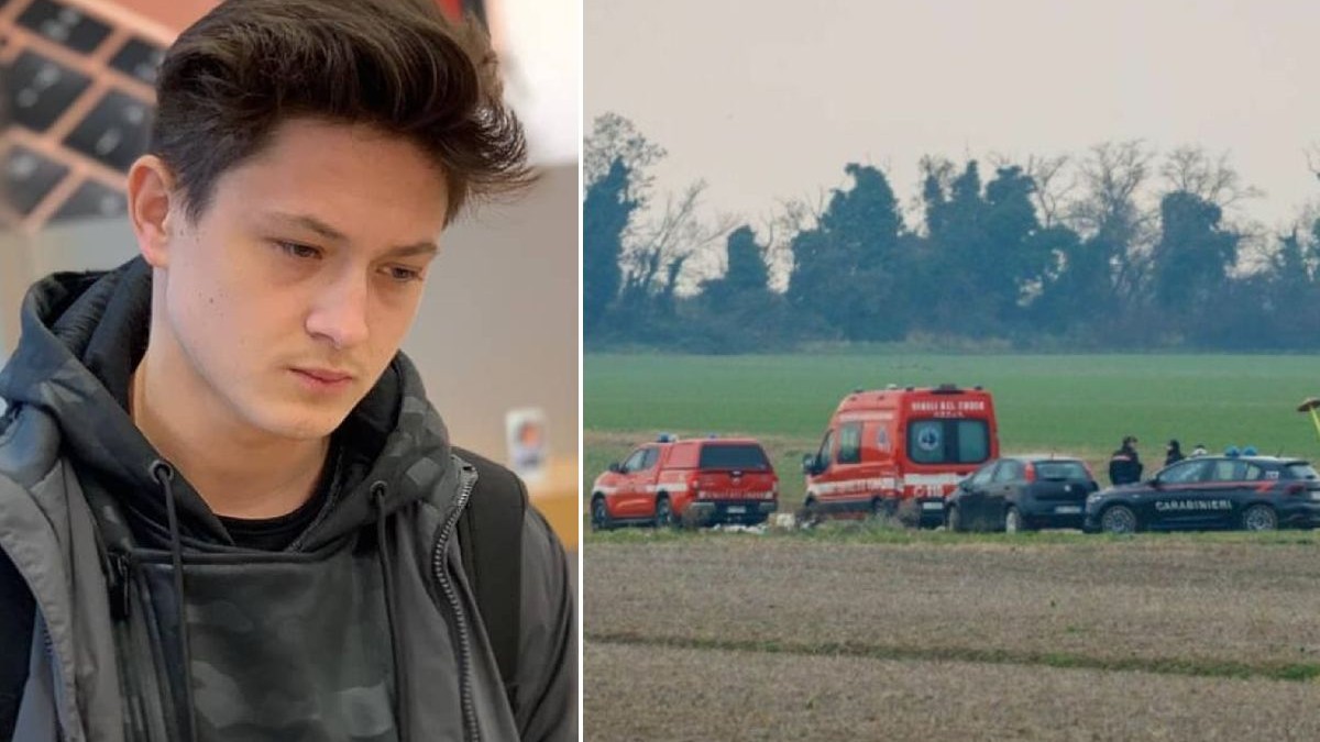 Colaj din două fotografii. În stânga, un tânăr cu părul scurt și castaniu, îmbrăcat cu un hanorac gri cu glugă, privind în jos. Dreapta: Vehicule de urgență roșii și mașină de poliție pe un teren cu iarbă și o pădure în fundal.