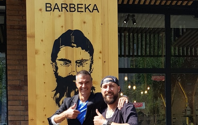 Clienți de lux la barbershopul fostului baschetbalist Cătălin Burlacu: Mutu, Pancu, Budescu, Doroftei