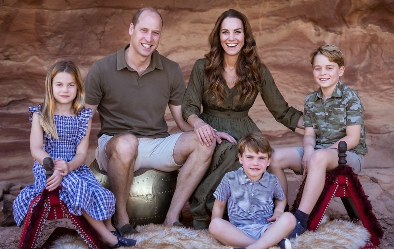 Kate Middleton și prințul William au publicat fotografia de familie de pe felicitarea de Crăciun