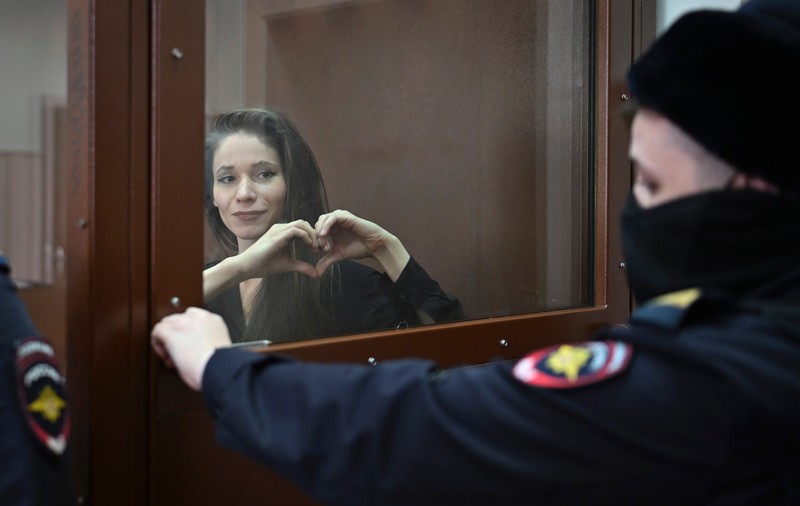 Jurnalista rusă Antonina Favorskaia, care a surprins ultimele imagini cu Navalnîi în viață, a fost arestată pentru „extremism” | VIDEO