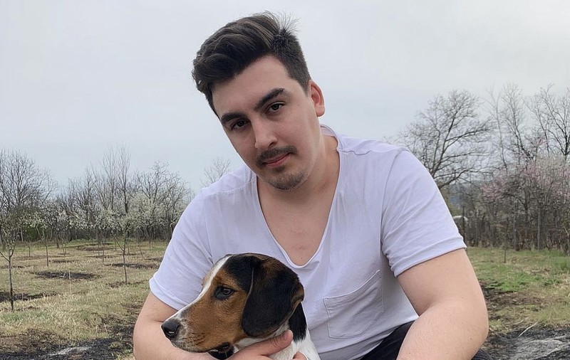 Vloggerul Alex Ghidush trage un semnal de alarmă privind industria YouTube-ului! “Înaintea lui Colo au fost alții care au făcut un conținut foarte murdar și nu s-a sesizat nimeni”