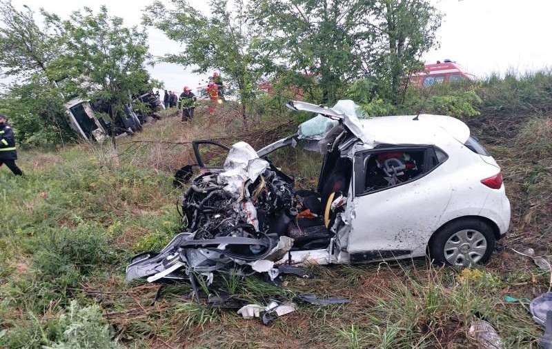 Tragedie pe Drumul European E 581. Un copil de un an și părinții săi au murit într-un accident rutier