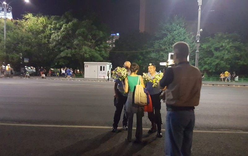 Mesajul jandarmilor pentru protestatarii din Piața Victoriei: "Vă mulțumim pentru înțelegere"