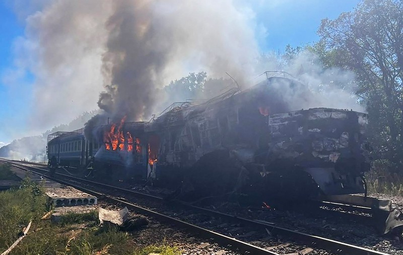 Tren de pasageri atacat de ruși în regiunea Sumî. Imagine cu caracter ilustrativ Sursa foto: Profimedia