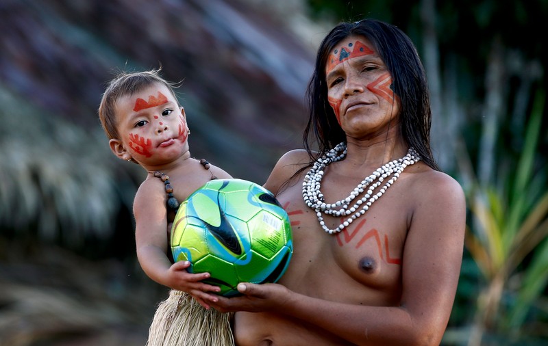 SUPER GALERIE FOTO / Indienii Tatuyo au văzut prima dată o minge de fotbal cu ocazia Mondialului!