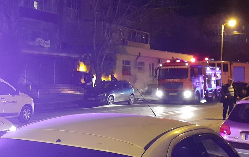 Incendiu la Galați din cauza petardelor