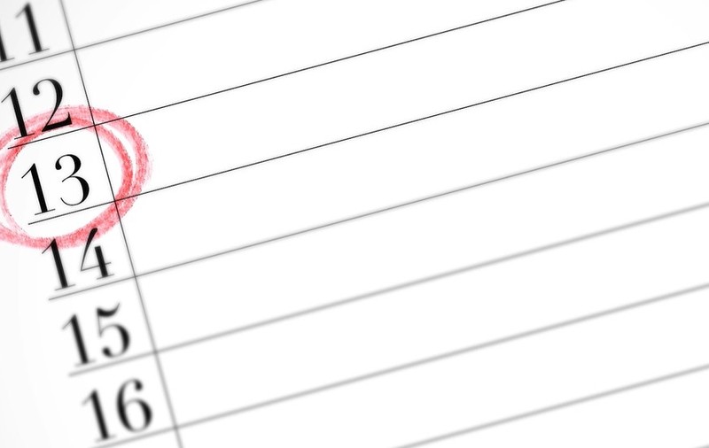 Superstiții din horoscop: zodii care au mereu ghinion pe data de 13