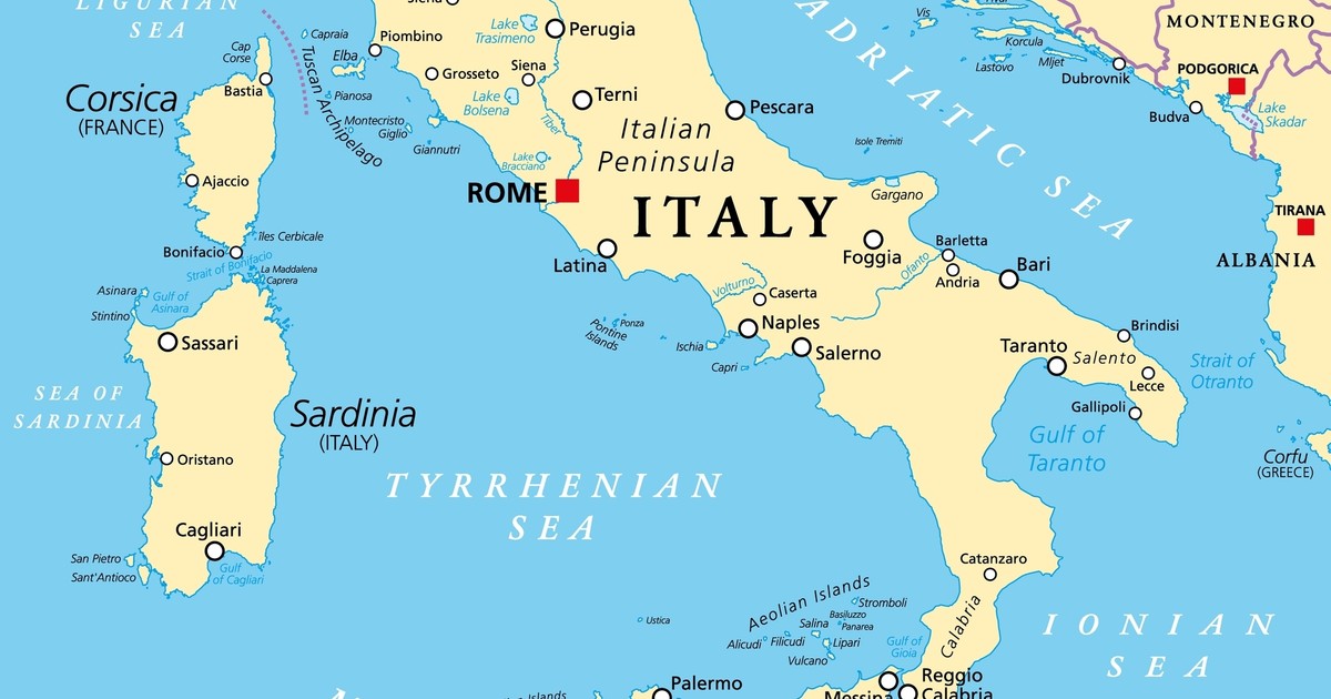 Curiozităţi despre Sicilia - Imagine cu harta Italiei, în care este scoasă în evidenţă Insula Sicilia.