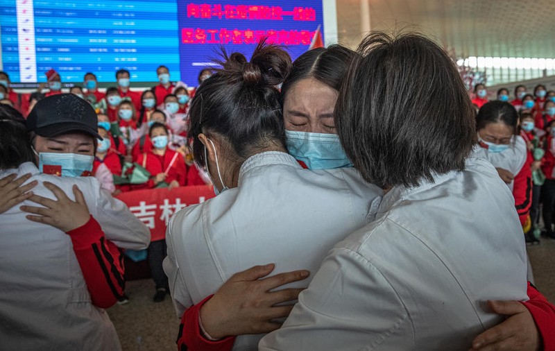 Oraşul Wuhan, care a fost centrul pandemiei, a fost redeschis complet după 11 săptămâni de carantină