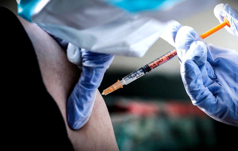 100.000, numărul de angajați din sistemul de învățământ care s-au vaacinat